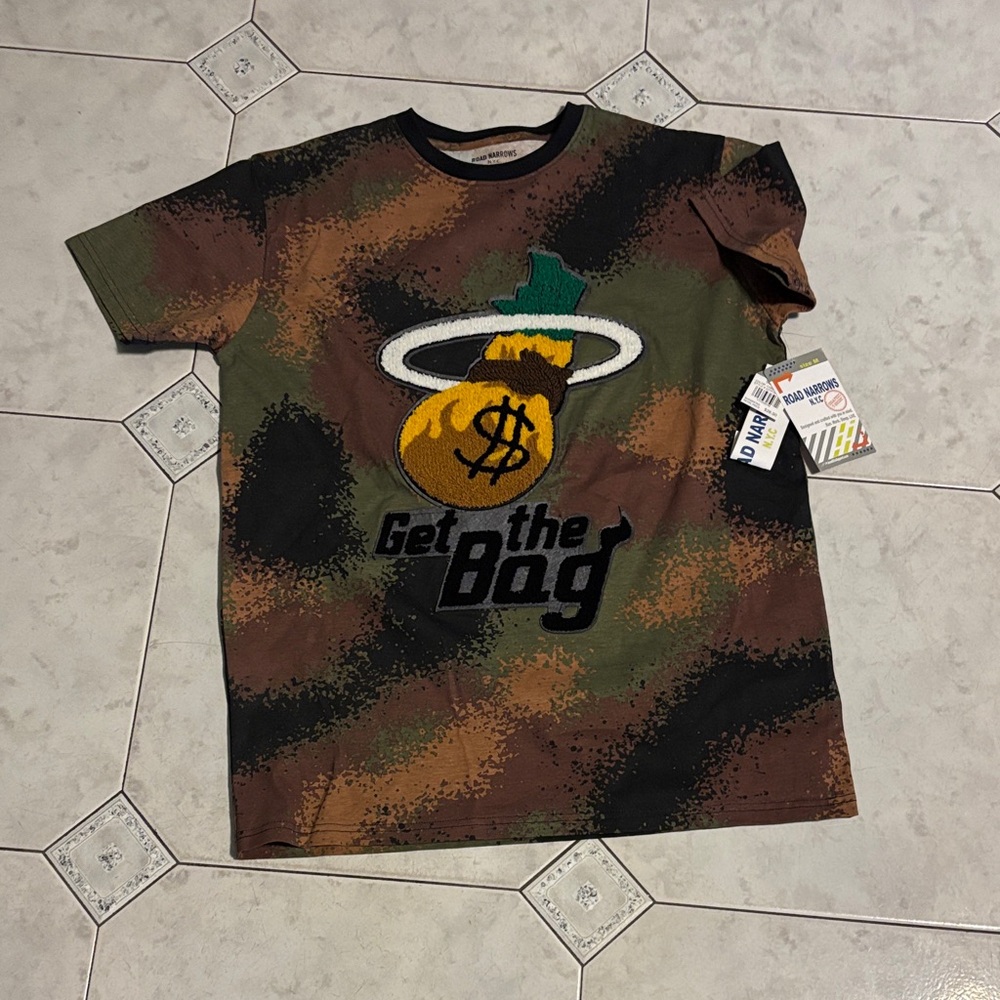 Kids Camo T-Shirt with Money Bag Graphic